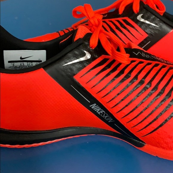 New Nike Phantom Bright Red Indoor Soccer Shoes 5 - Picture 4 of 6